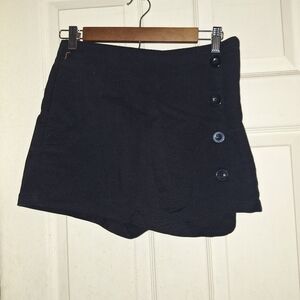 Ally black skort size 6